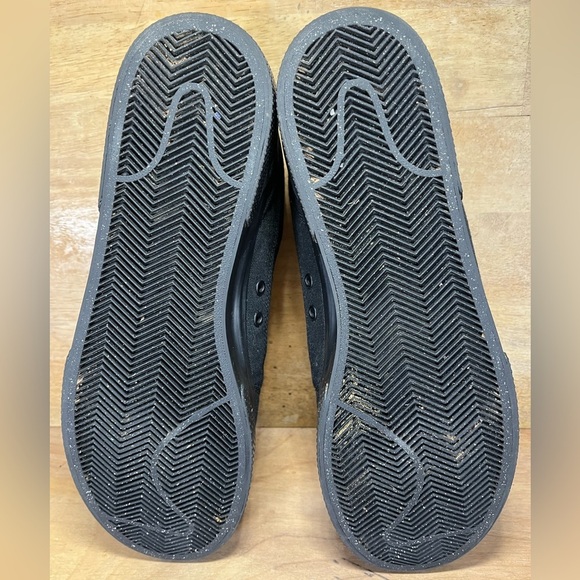 Nike Retro GTS 97 Mens Size 11.5 Shoes Sneakers Triple Black DA1446-003 - Picture 8 of 10